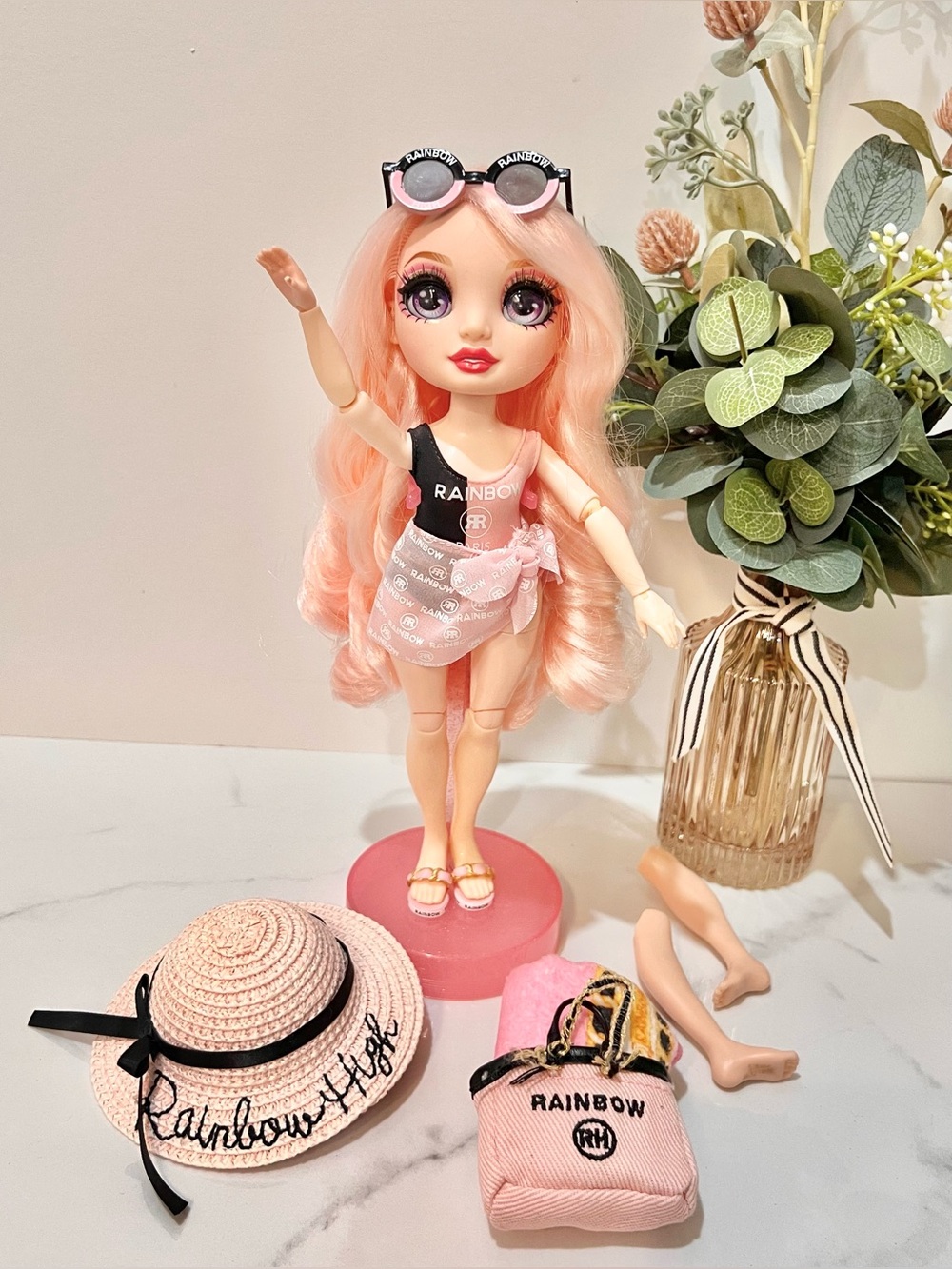 Rainbow High Pacific Coast fashion dolls -Bella Parker